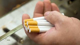 Špatná zpráva pro kuřáky: Letos si připlatí, skončí navíc mentolové cigarety  - Deník.cz