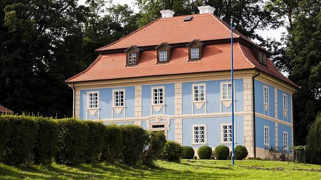 Lovecký zámeček Dřevíč na Berounsku, kde Karel Schwarzenberg bydlel.