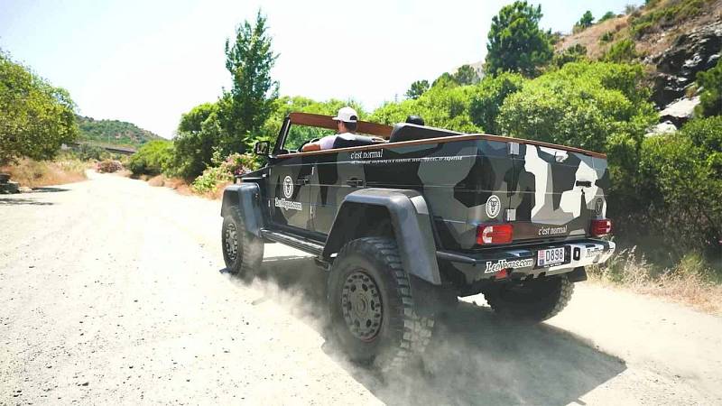 Mercedes-Benz G500 4×4² Cabriolet.