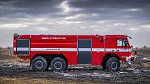 V příštích dvou letech by měli profesionální hasiči převzít až padesátku nových cisternových stříkaček CAS 30 Tatra Force 6x6