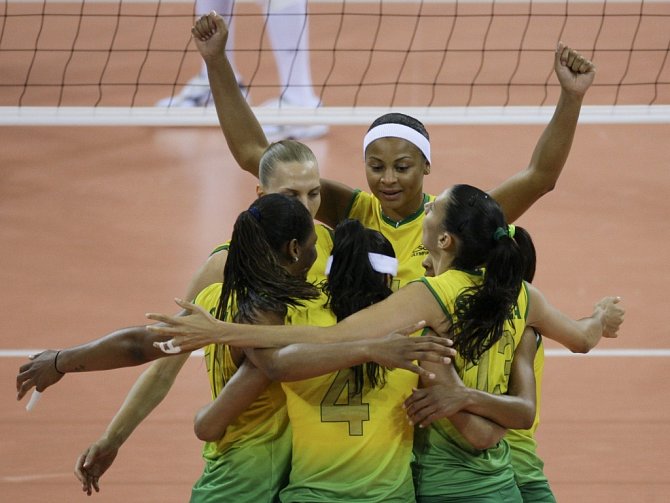 Dokázaly to, narozdíl od fotbalistů. Volejbalistky Brazílie vyhrály poprvé v historii olympijské hry.