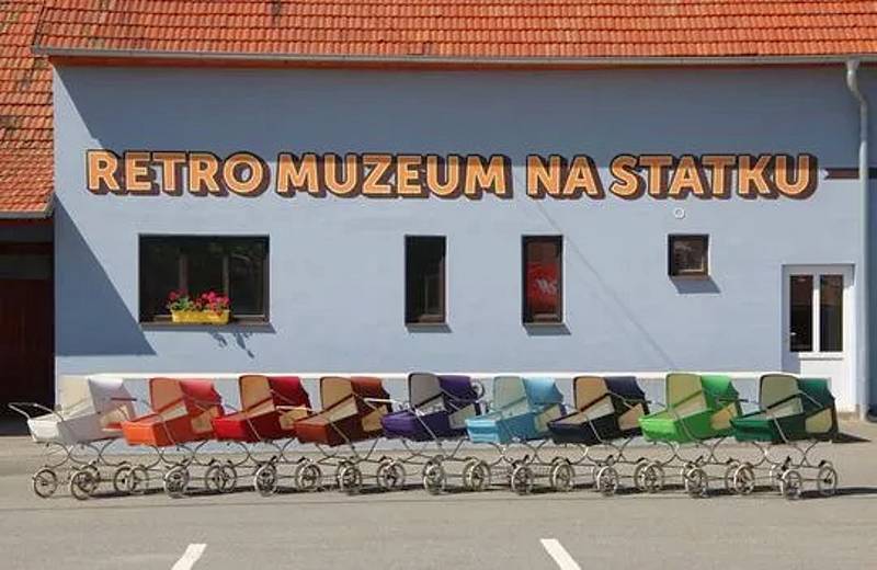 Zakladatel Retro muzea Na Statku v Brně Jiří Fajtl dal dohromady největší kolekci předmětů ze druhé poloviny minulého století u nás.