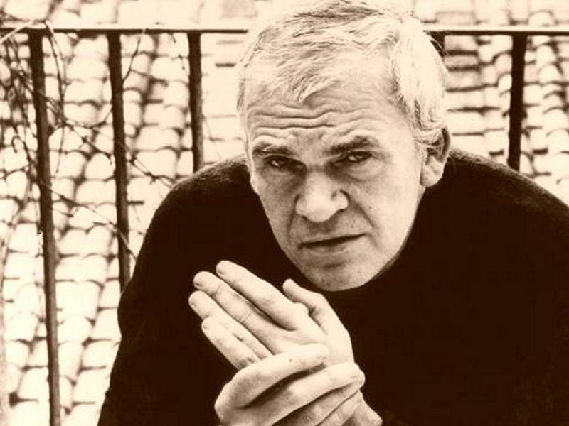 Spisovatel Milan Kundera se rozhodl, že se nebude soudit s týdeníkem Respekt. Ten loni na podzim zveřejnil, že Kundera podle záznamů SNB v padesátých letech udal letce Miroslava Dvořáčka. 