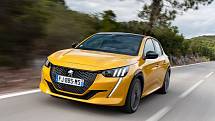 Peugeot 208 při prvních jízdách v Portugalsku