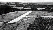Letiště v Lunga Point na Guadalcanalu budované japonskými a najatými korejskými dělníky v červenci 1942