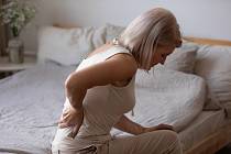Osteoporóza je chronické onemocnění, které způsobuje postupné řídnutí kostí