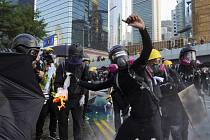 Protest ve vládní čtvrti v Hongkongu