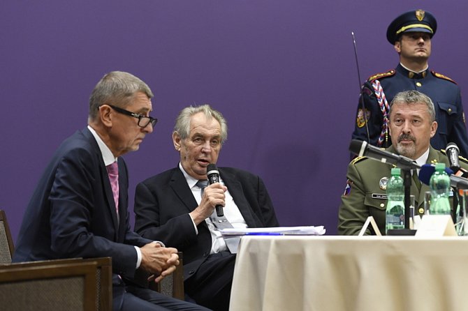 Miloš Zeman, Andrej Babiš, Aleš Opata - Prezident Miloš Zeman hovoří 15. října 2019 v Praze na slavnostním setkání velení armády, která si připomněla 100. výročí vzniku svého generálního štábu.