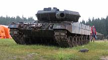 Zástupci německého Bundeswehru přivezli tank Leopard II.