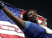Americká koulařka Michelle Carterová překazila v Riu de Janeiro Valerii Adamsové vítězný olympijský hattrick. 