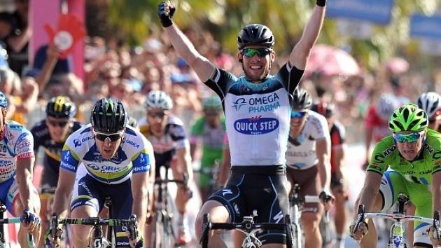 Mark Cavendish v cíli šesté etapy Gira d'Italia