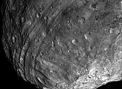 Sonda Dawn poslala první detailní snímky planetky Vesta 