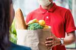 Odborníci připomínají, že přínosem on-line prodeje potravin je i šance lokálních výrobců dostat své produkty k široké veřejnosti.