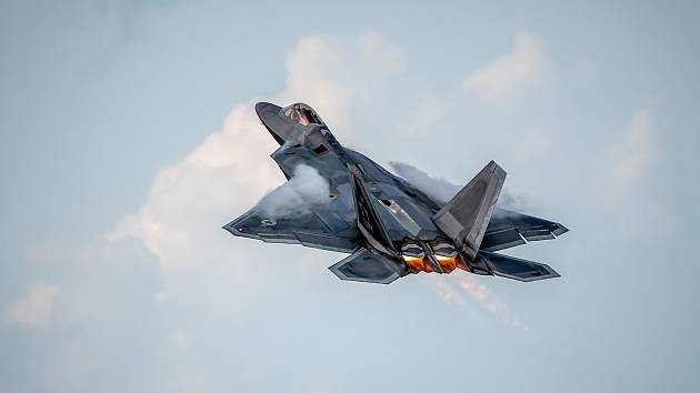 Bojový letoun F-22 Raptor v akci