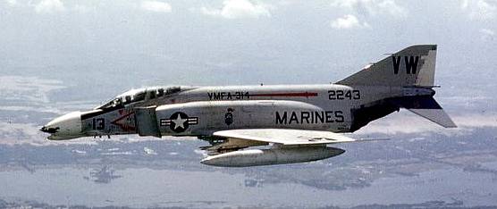 Stíhačky F-4 sloužily v 80. letech minulého století také jako podpůrná síla americké námořní pěchoty