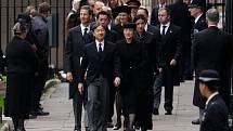 Na pohřeb britské královny Alžběty II. dorazil i japonský císař Naruhito s chotí