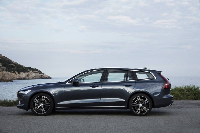 Volvo V60.