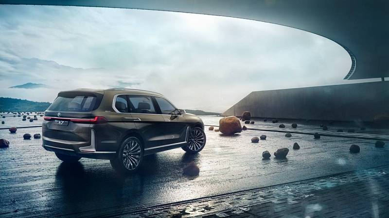 Koncept BMW X7 iPerformance.