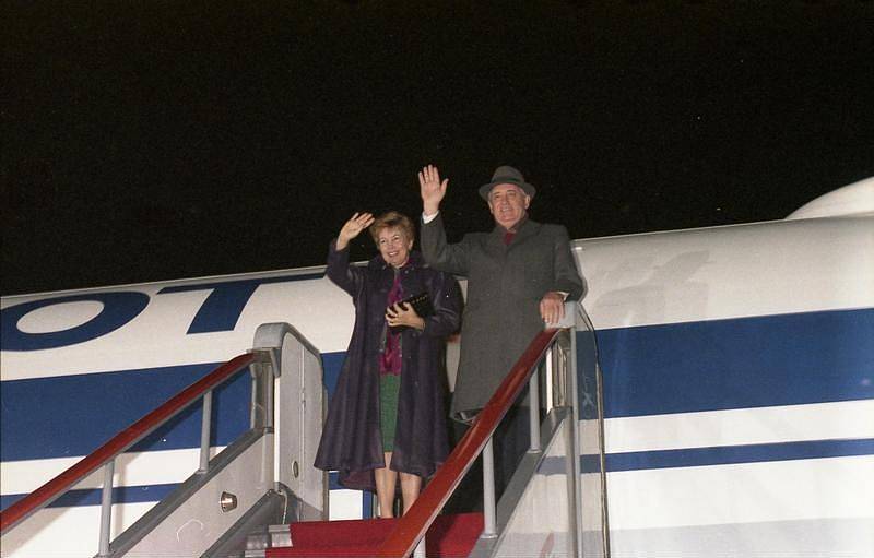 Michail Gorbačov i jeho žena Raisa působili oproti předchozí moskevské garnituře bezprostředněji, srdečněji a sympatičtěji