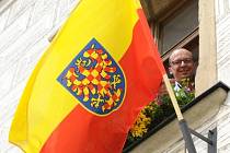 Už tradičně se pátého července vyvěšují na úřadech nejen moravských obcí a měst vlajky symbolizující Moravu.