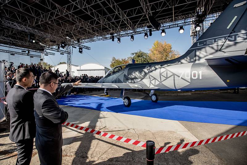 Nový letoun L-39NG, který Aero Vodochody představilo 12. října ve svém areálu v Odolené Vodě u Prahy. Stroj je nástupcem legendárního cvičného letounu L-39 Albatros. Sériová výroba začne v roce 2020.