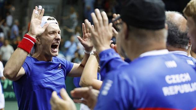 Čeští tenisté vyhráli baráž Davis Cupu v Izreali
