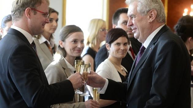 Prezident Miloš Zeman na Pražském hradě jmenuje nové soudce.