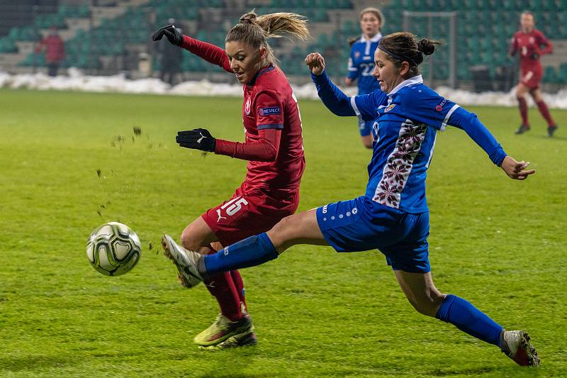 České fotbalistky v kvalifikaci mistrovství Evropy v Chomutově.