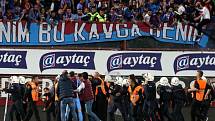 Konflikt při zápase Fenerbahce - Trabzonspor.