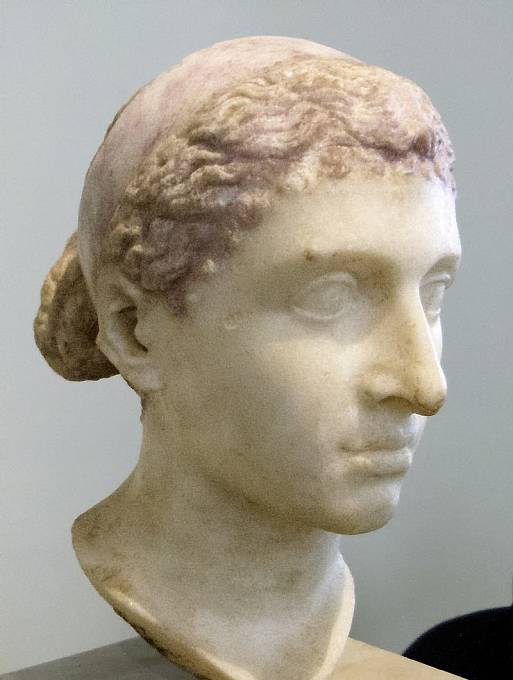 Busta královny Kleopatry, vystavená v Berlíně