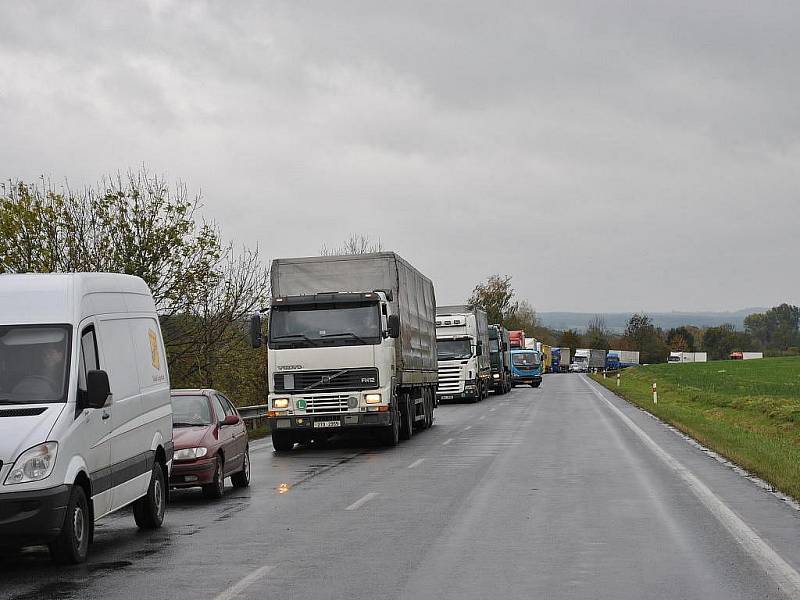 Krátce před volbami byla schválena druhá vlna zpoplatňování.