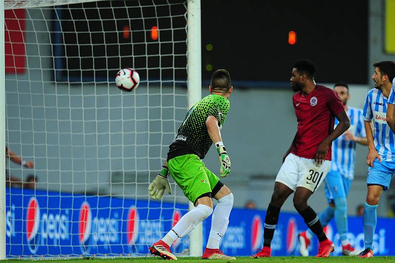 Fotbalové utkání 2. předkola Evropské ligy UEFA mezi celky AC Sparta Praha a FK Spartak Subotica 2. srpna v Praze. Nikola Perič inkasuje druhý gól.