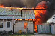 Požáry domů jsou v Rusku časté spíše v zimním období než mimo topnou sezónu.