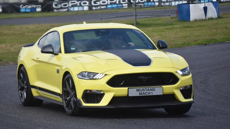 Ford Mustang Mach 1 způsobuje zkušeným řidičům opravdu libé pocity