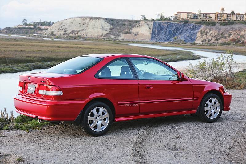 Honda Civic Si s nájezdem 16 800 kilometrů.