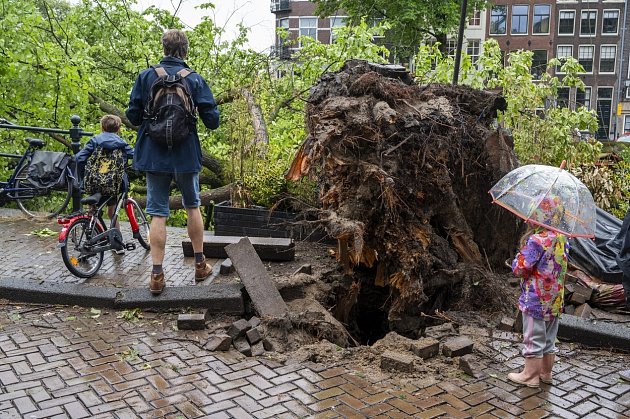 Nizozemsko zasáhla letní bouře Poly