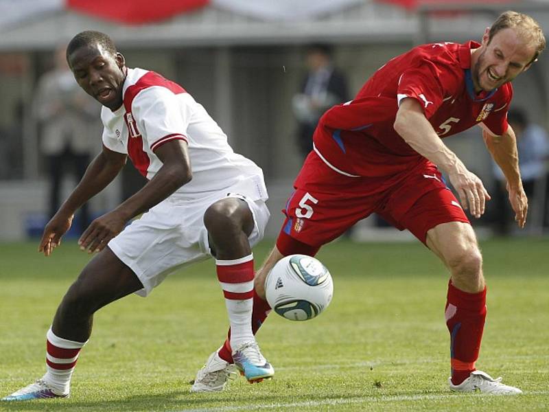 Reprezentant Roman Hubník (vpravo) a Luis Advincula z Peru.