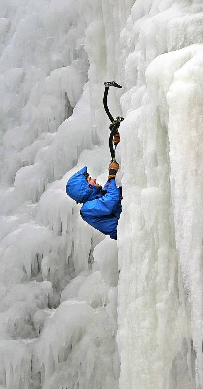 V současné době jediná ledová stěna ve Víru u Bystřice nad Pernštejnem zažívá v posledních dnech nápor horolezců. 