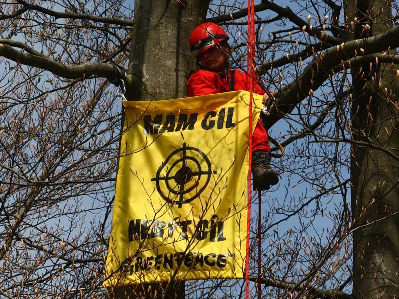 Greenpeace obsadili v Brdech místo pro radar