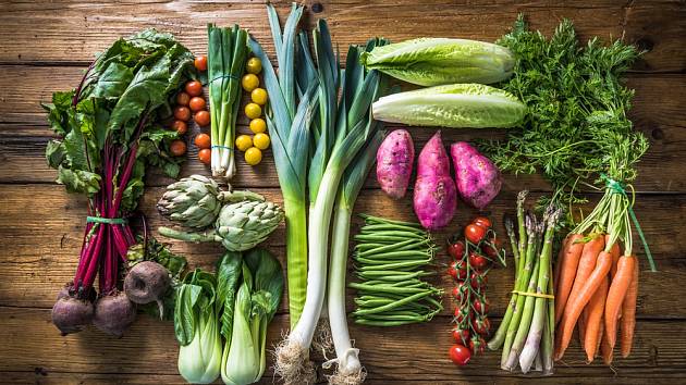 Zelenina obsahuje různé množství vitaminů, minerálních látek, ale i makroživin, jako jsou sacharidy a bílkoviny. Některé vitaminy nejsou tepelně stabilní a dlouhá tepelná úprava je ničí
