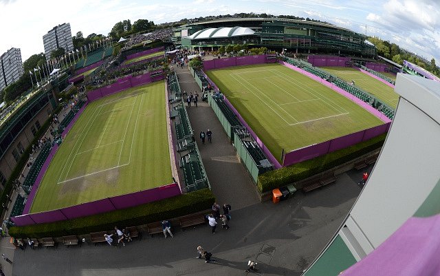 Dvorce v All England Clubu, dějišti Wimbledonu.