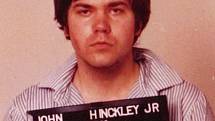 Atentátník John Warnock Hinckley po svém zatčení 30. března 1981