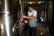 Ve Vsetíně v pivovaru dbají na tradiční postup výroby.