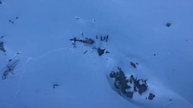 Nehoda vrtulníku a letadla v italských Alpách