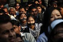 Smutečních pochodů v indických městech se zúčastnily desetitisíce lidí