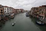 Pohled na kanál v italských Benátkách na snímku z 13. května 2020