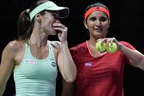 Hvězdné deblistky Martina Hingisová a Sania Mirzaová na Turnaji mistryň.