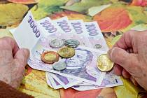 Po vládou plánované červnové valorizaci podle ministerstva práce a sociálních věcí průměrný důchod poprvé přesáhne hranici 20 tisíc korun
