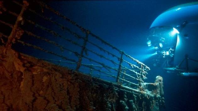 Titanic na dně oceánu.
