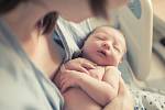 V Tennessee se narodila holčička z embrya, které bylo zmrazené 28 let.